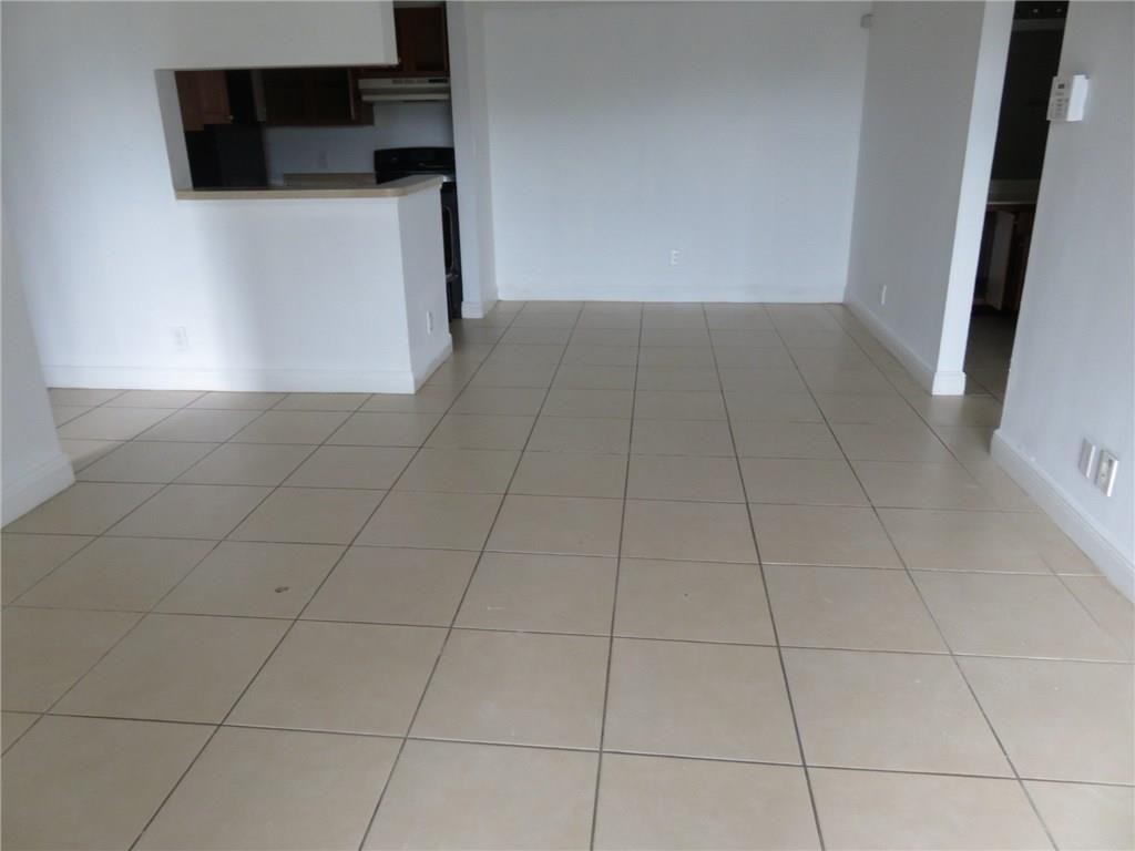 LEXINGTON ON THE GREEN - Residential