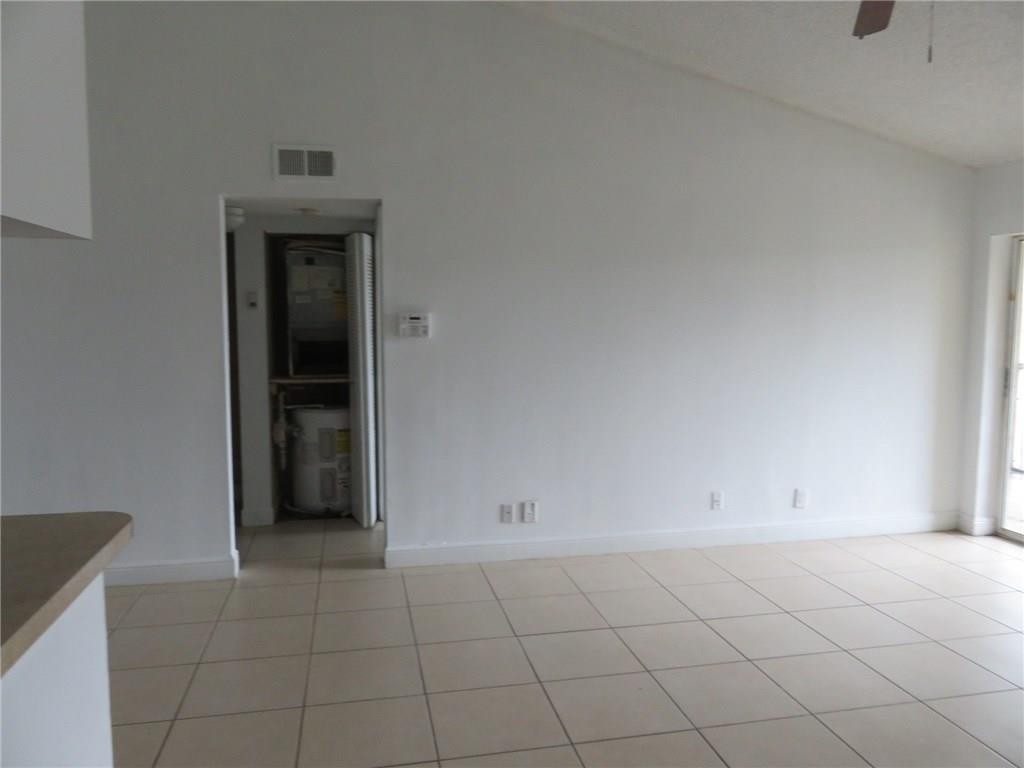 LEXINGTON ON THE GREEN - Residential