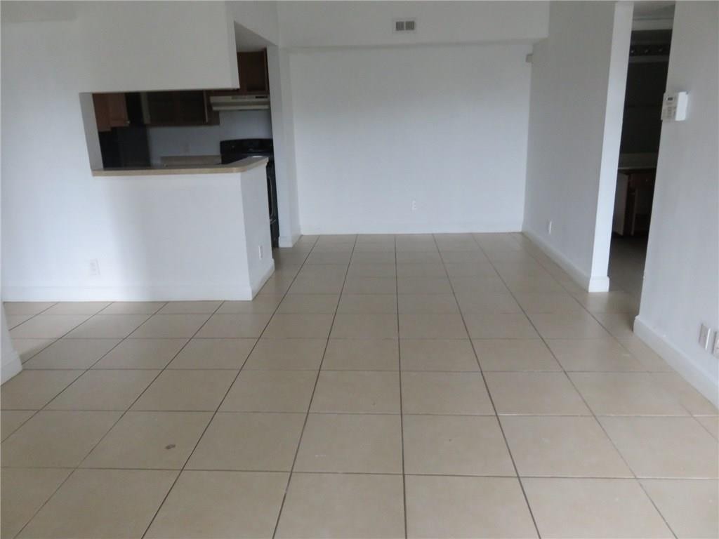 LEXINGTON ON THE GREEN - Residential