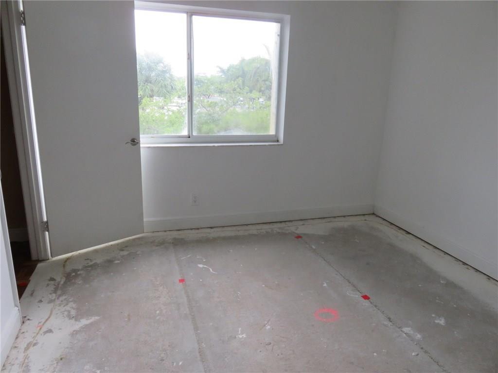 LEXINGTON ON THE GREEN - Residential