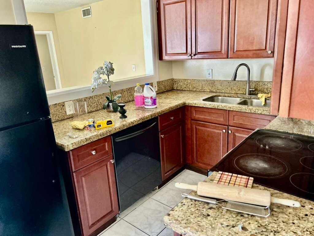 PALM SPRINGS VILLAGE 8 - Residential