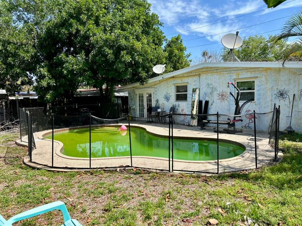 PALM SPRINGS VILLAGE 8 - Residential