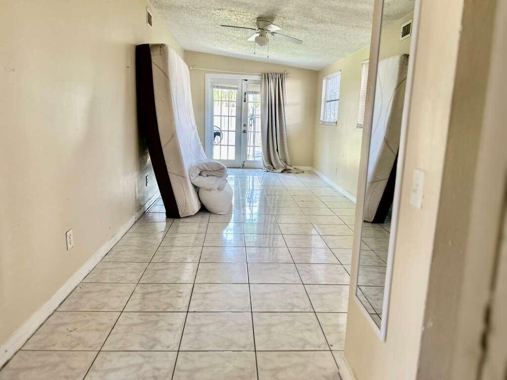 PALM SPRINGS VILLAGE 8 - Residential