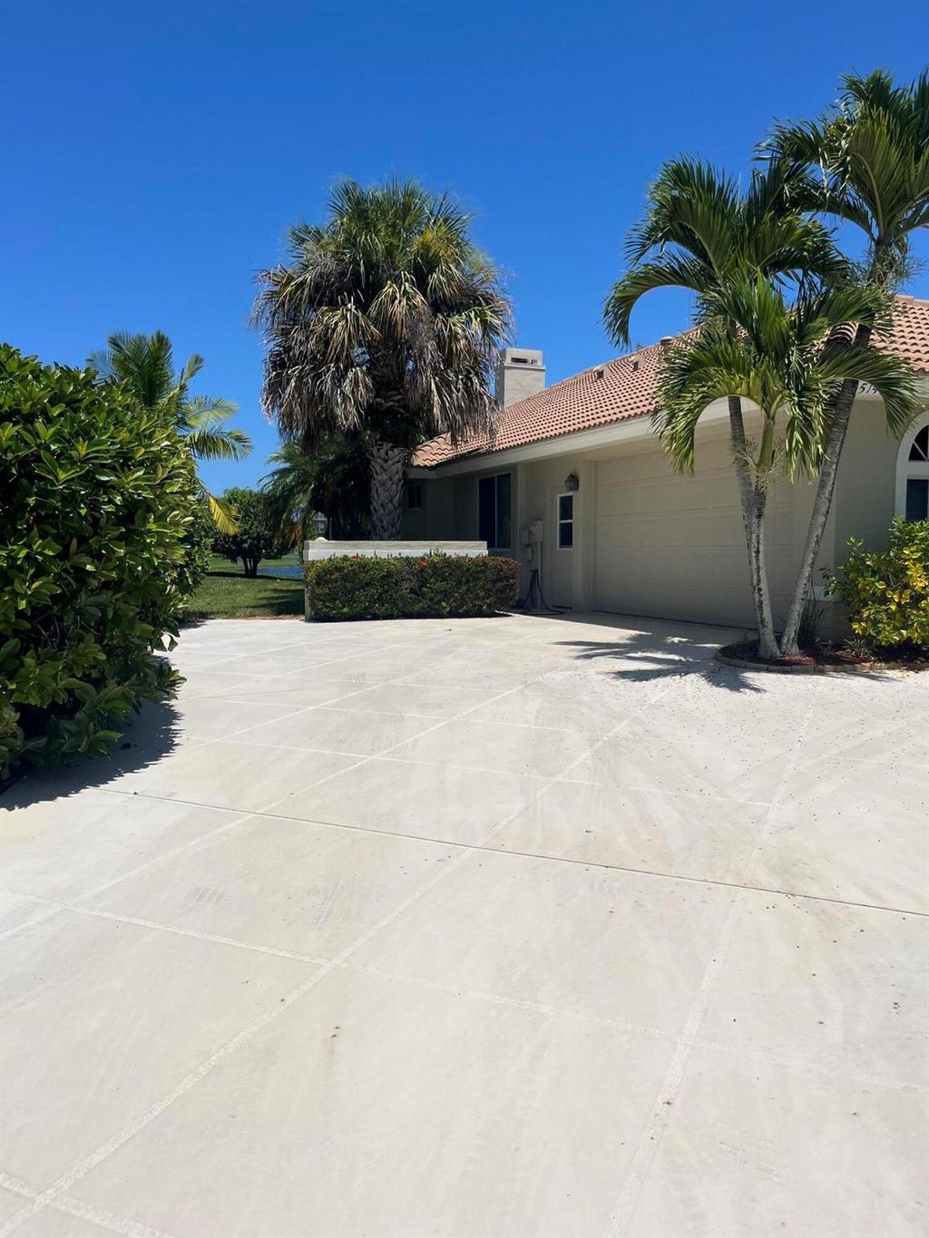 Photo of 5148 SE Lost Lake Way, Hobe Sound, FL 33455 (MLS # R11111609)