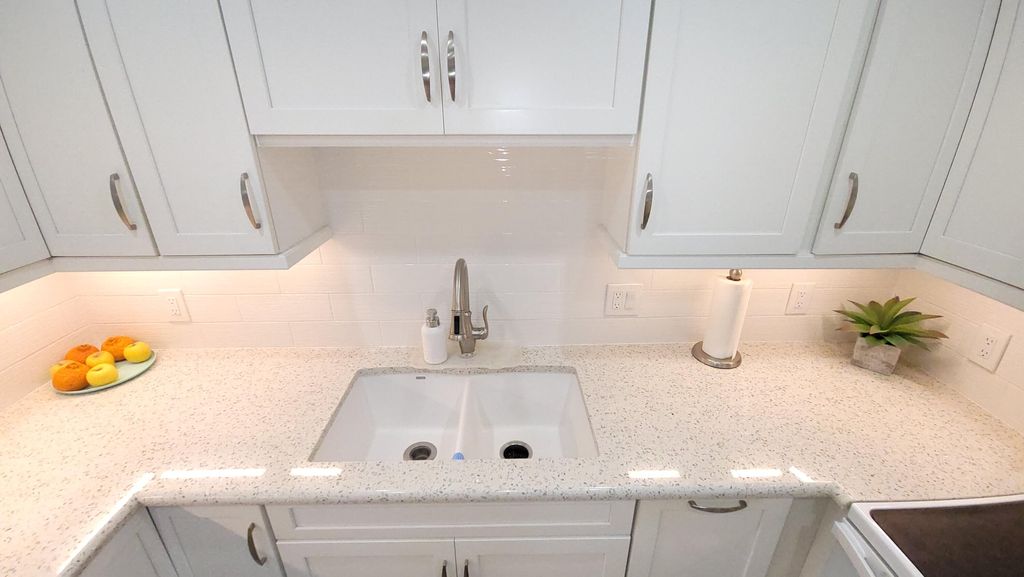 Photo of 34 Somerset Dr, West Palm Beach, FL 33417 (MLS # B26011045)