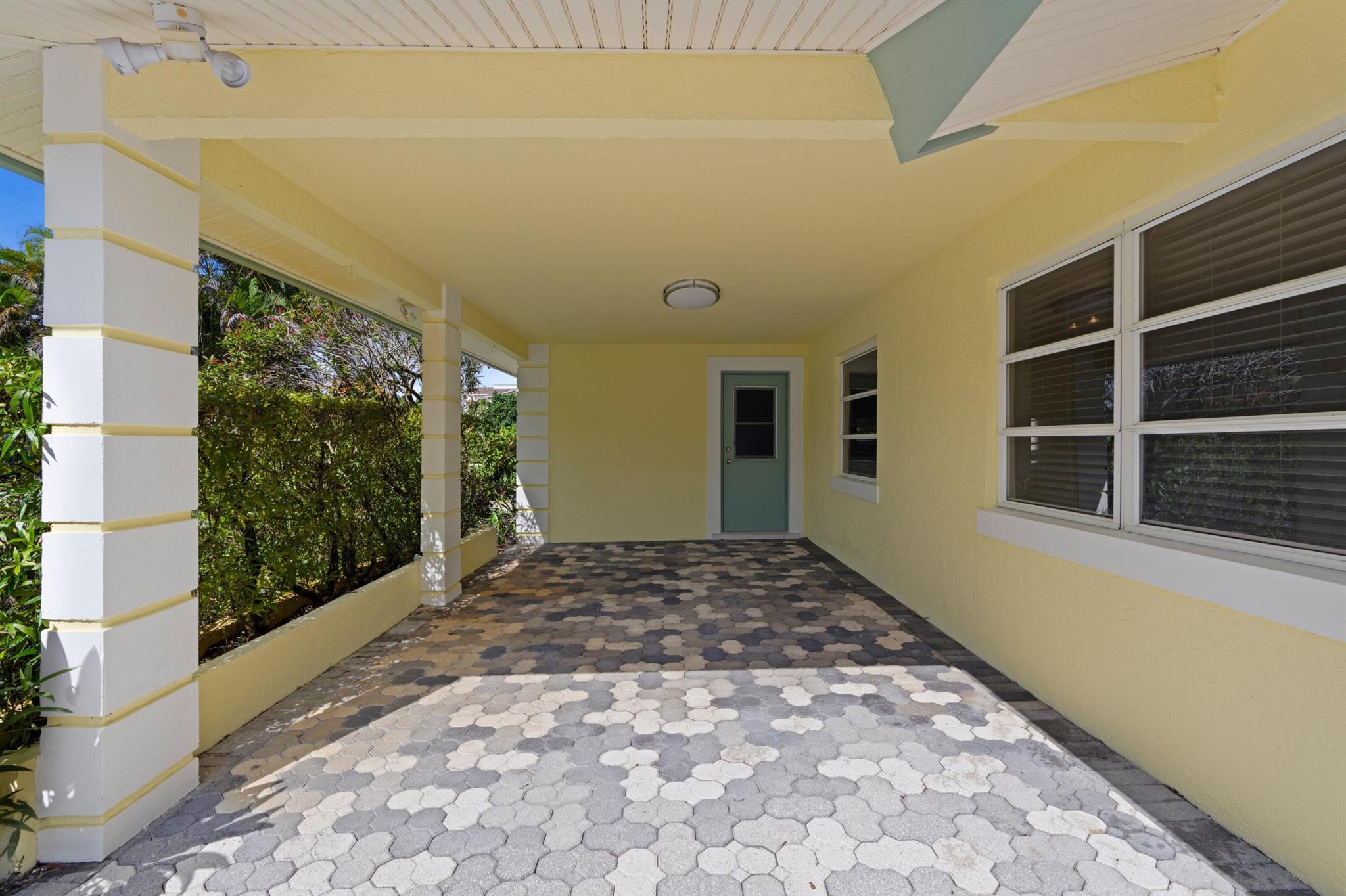 View photos, virtual tours, details... 1192 Pineway Drive