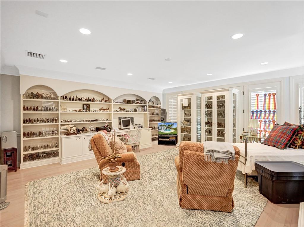 BRIDLE PATH - Residential