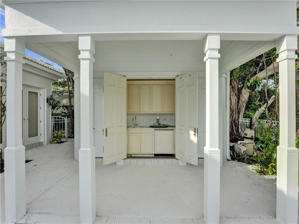 BRIDLE PATH - Residential