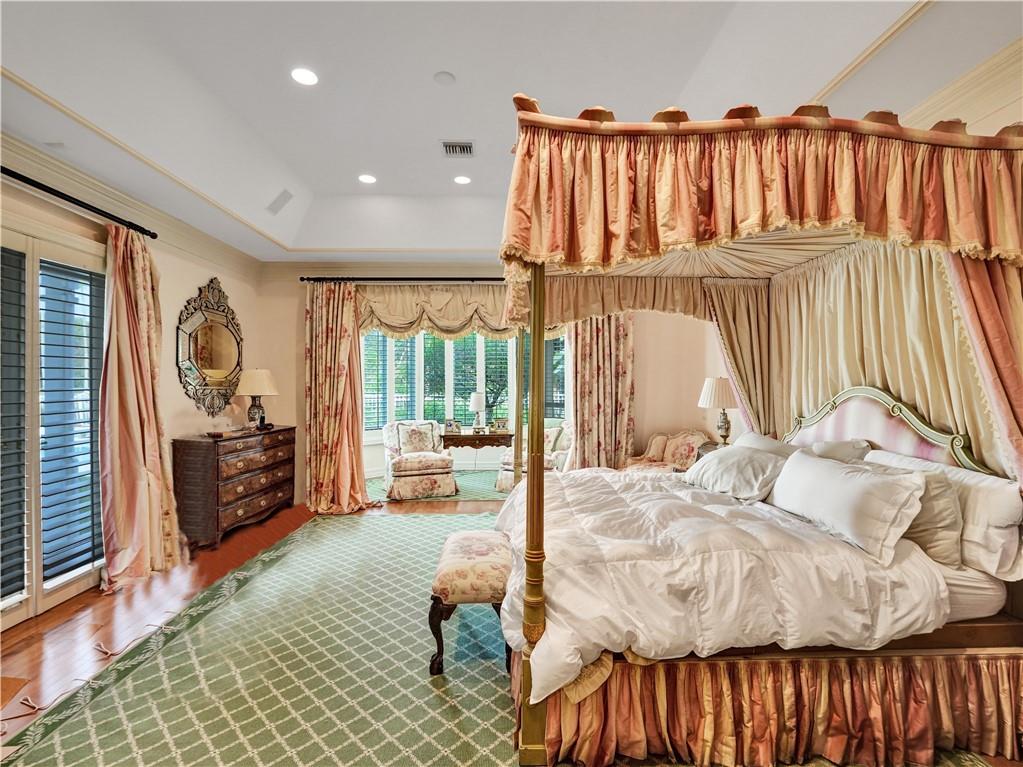 BRIDLE PATH - Residential