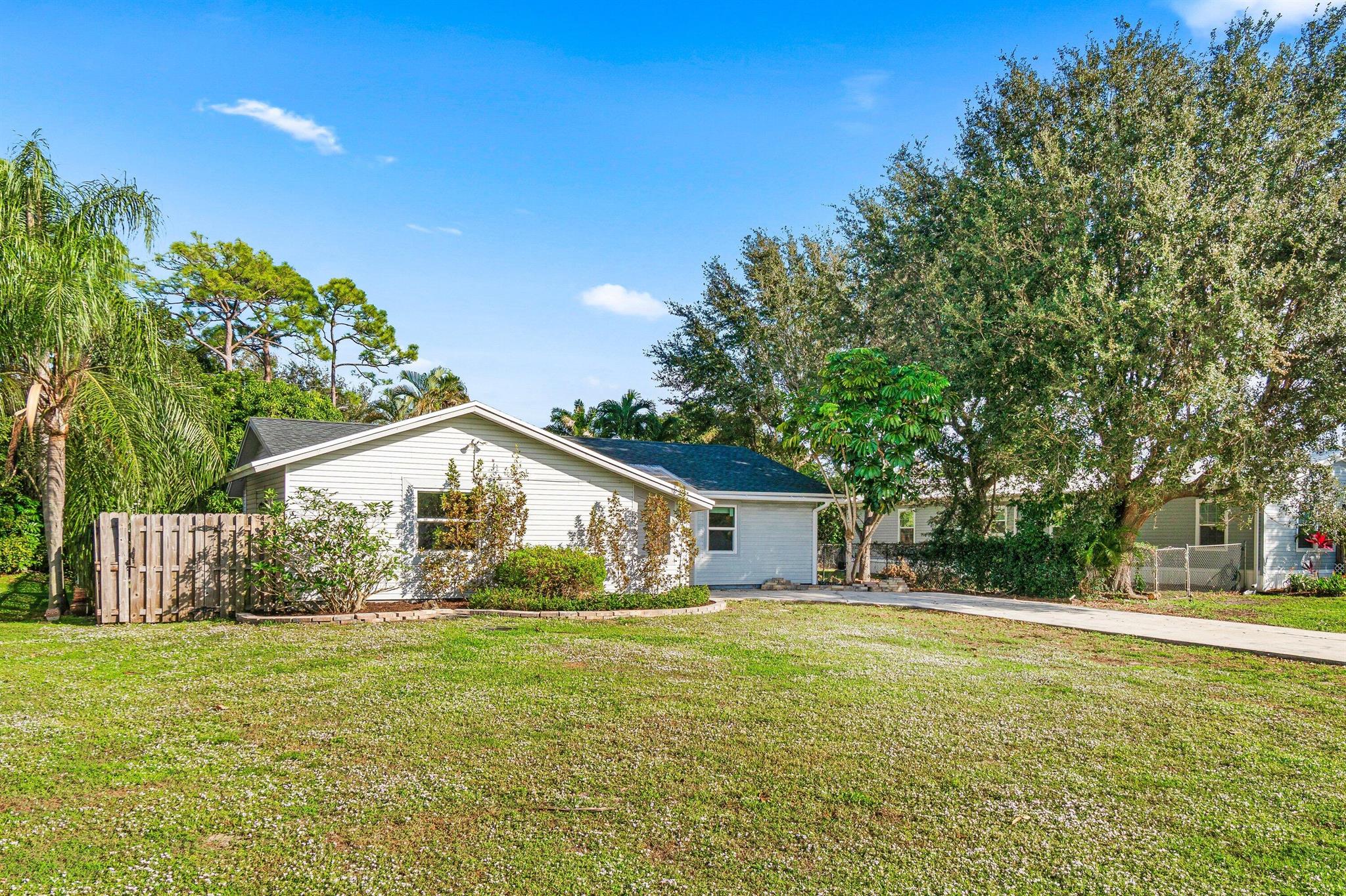 DELRAY GARDEN ESTATES 3 - Residential Lease