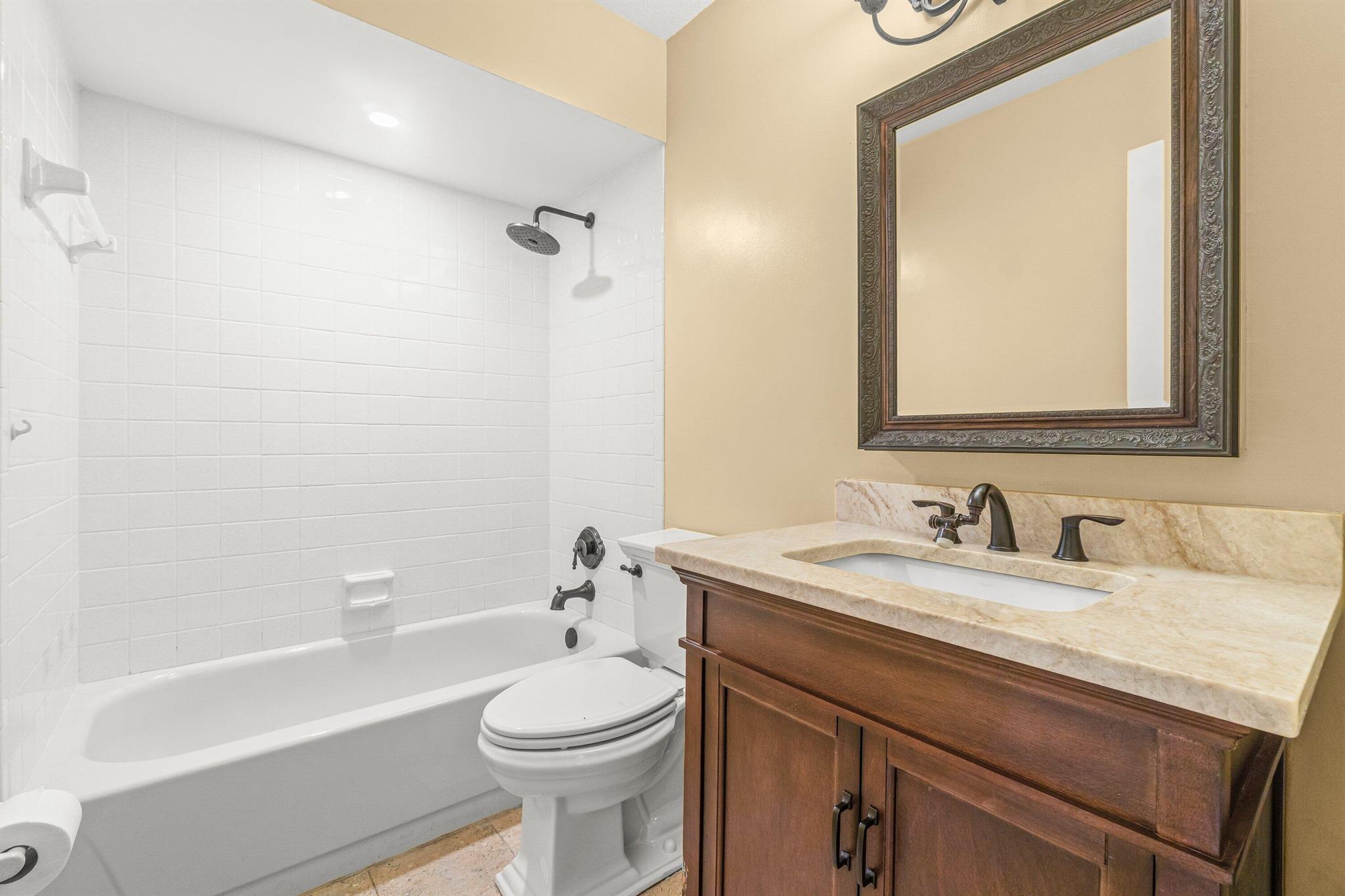 DELRAY GARDEN ESTATES 3 - Residential Lease