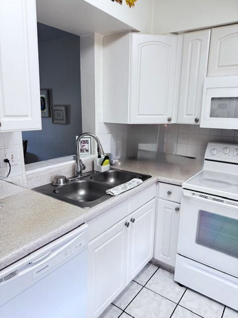 PALM LAKES - Residential