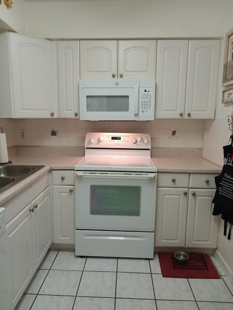 Photo of 7320 Lake Circle Drive #407, Margate, FL 33063 (MLS # F10482704)