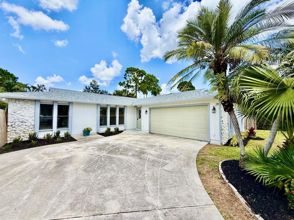 Photo of 118 NW Carmelite Street, Port Saint Lucie, FL 34983 (MLS # R11113311)