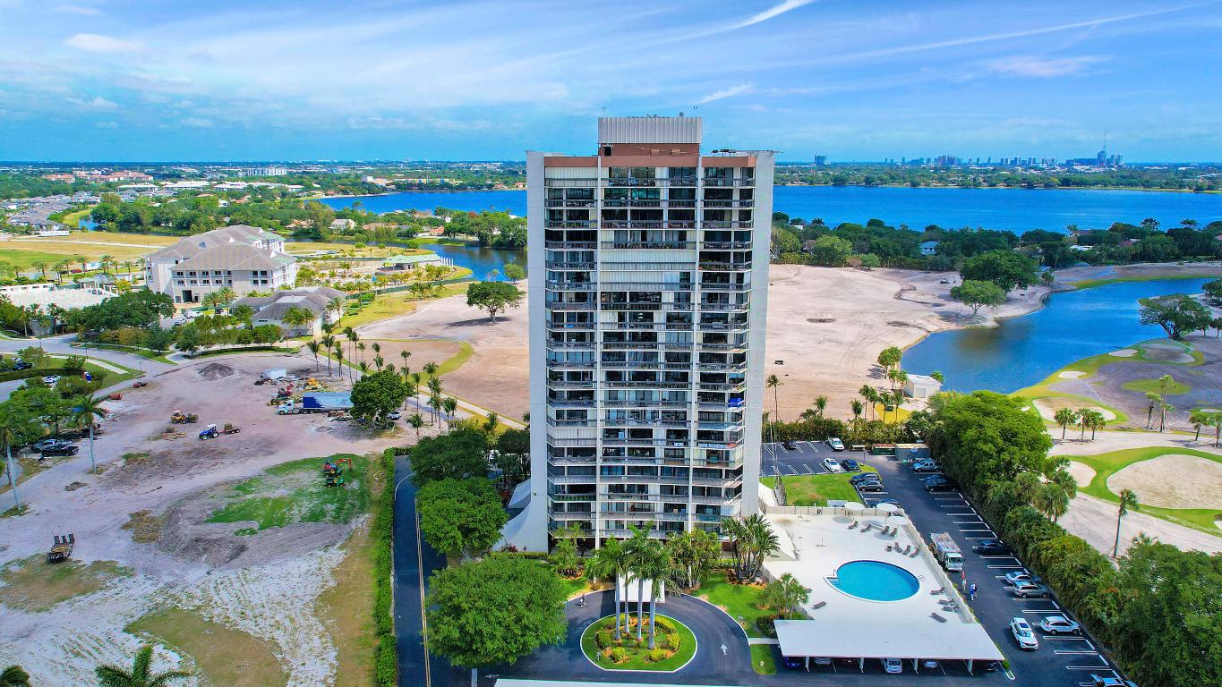 2000 Presidential Way 1401