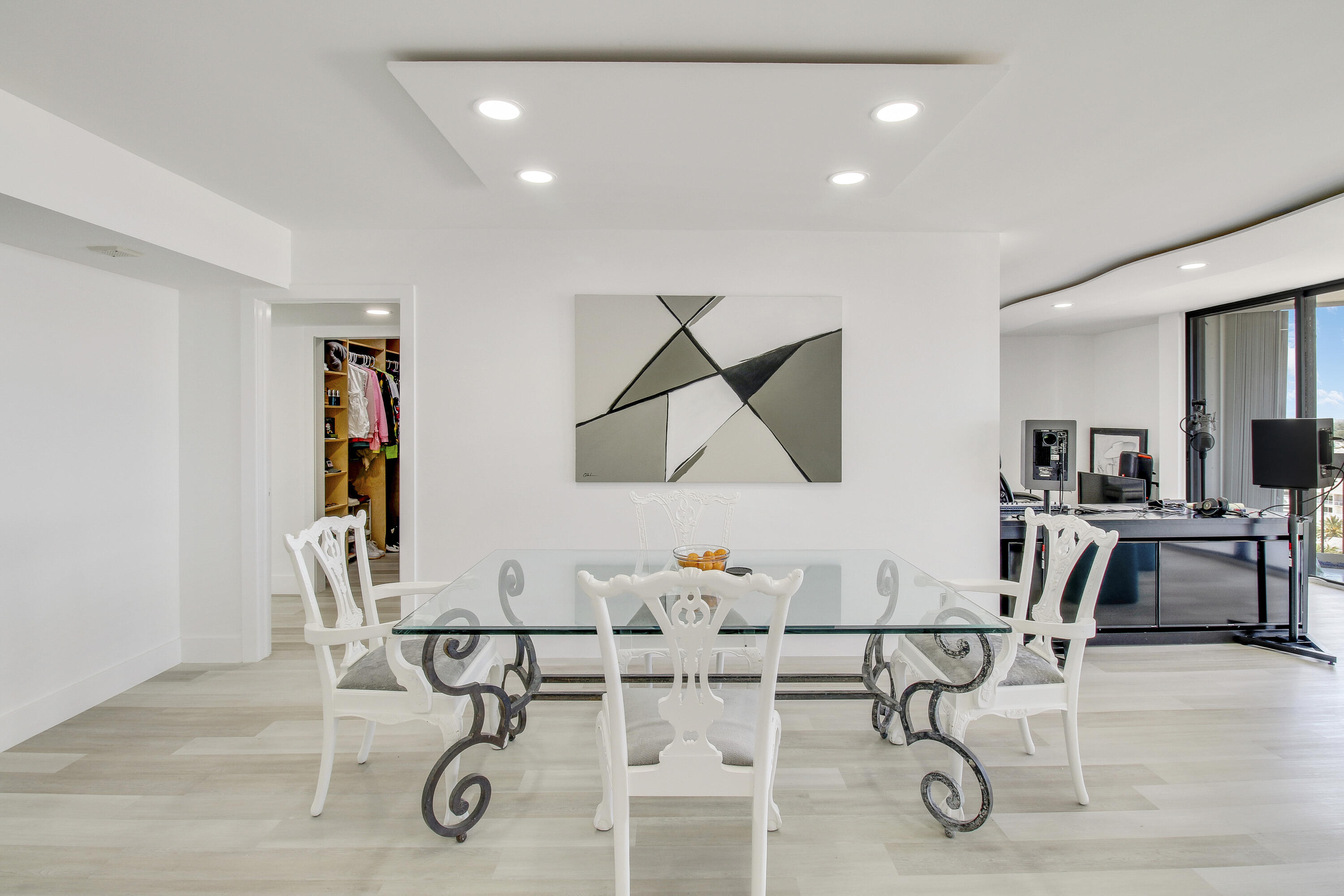 2000 Presidential Way 1401