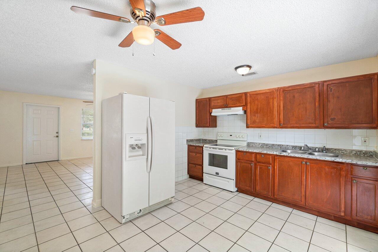 Gulfstream Apartments - Residential Lease