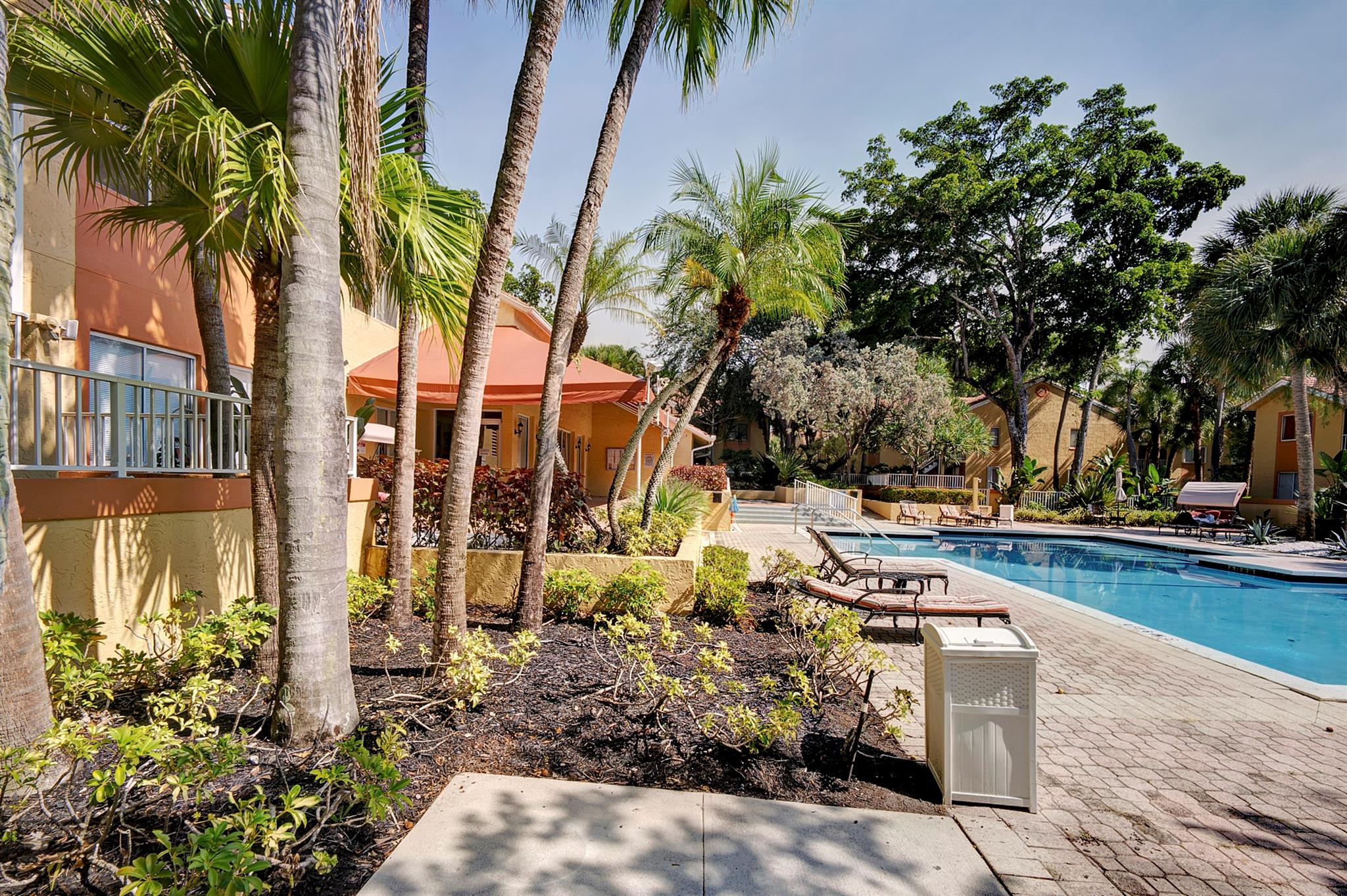 NAPOLI GARDENS - Residential