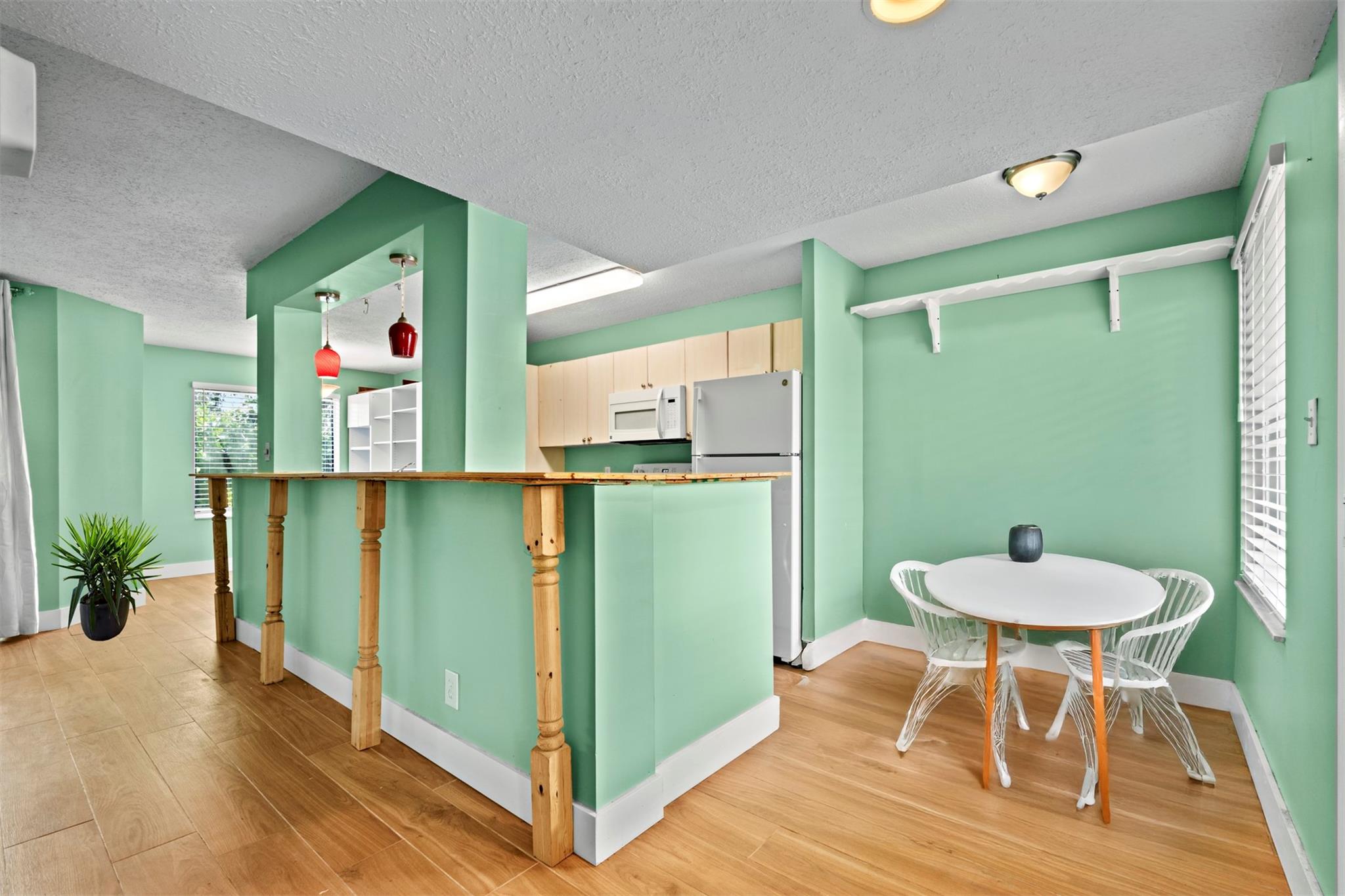 913 CORAL CLUB DR 913