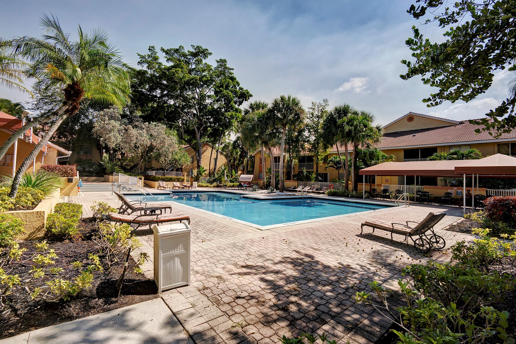 NAPOLI GARDENS - Residential