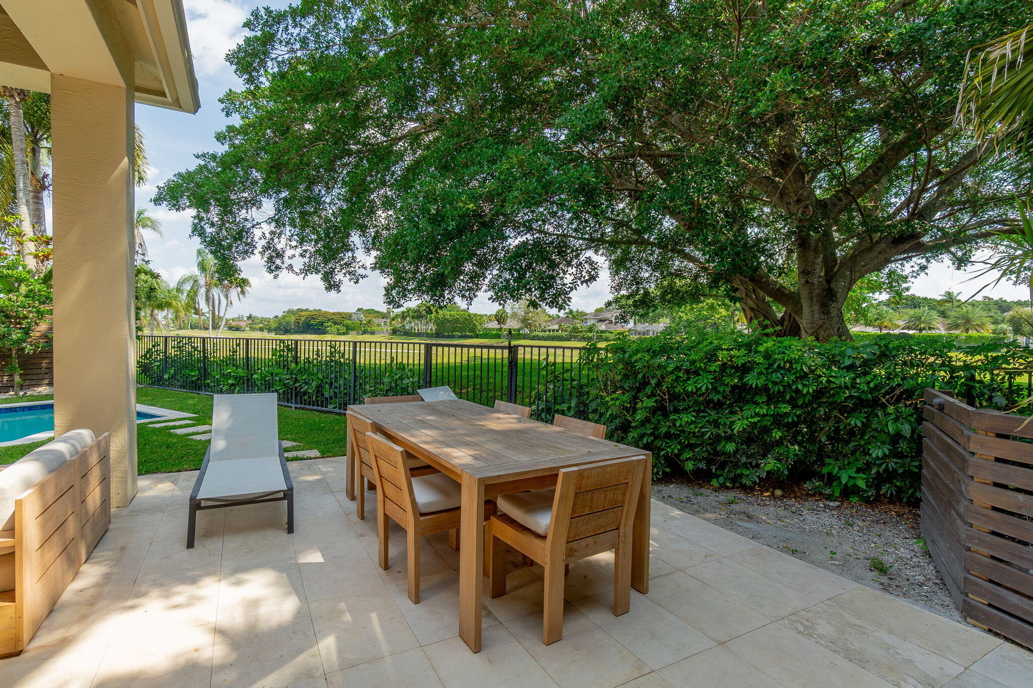 EAGLES LANDING OF P B POLO AND COUNTRY CLUB - Residential