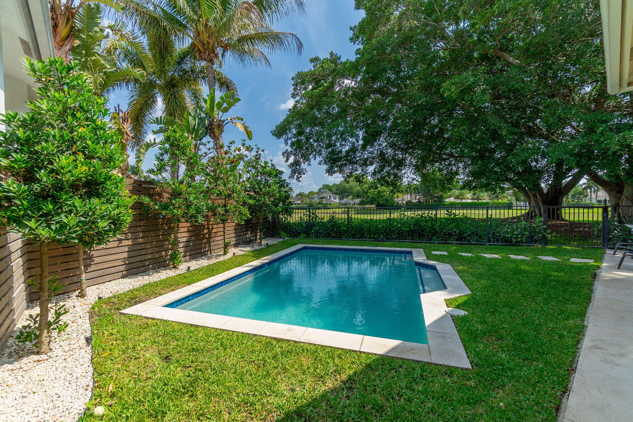 EAGLES LANDING OF P B POLO AND COUNTRY CLUB - Residential