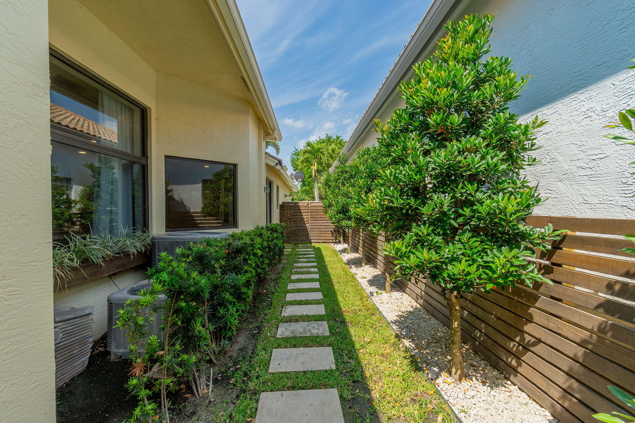 EAGLES LANDING OF P B POLO AND COUNTRY CLUB - Residential
