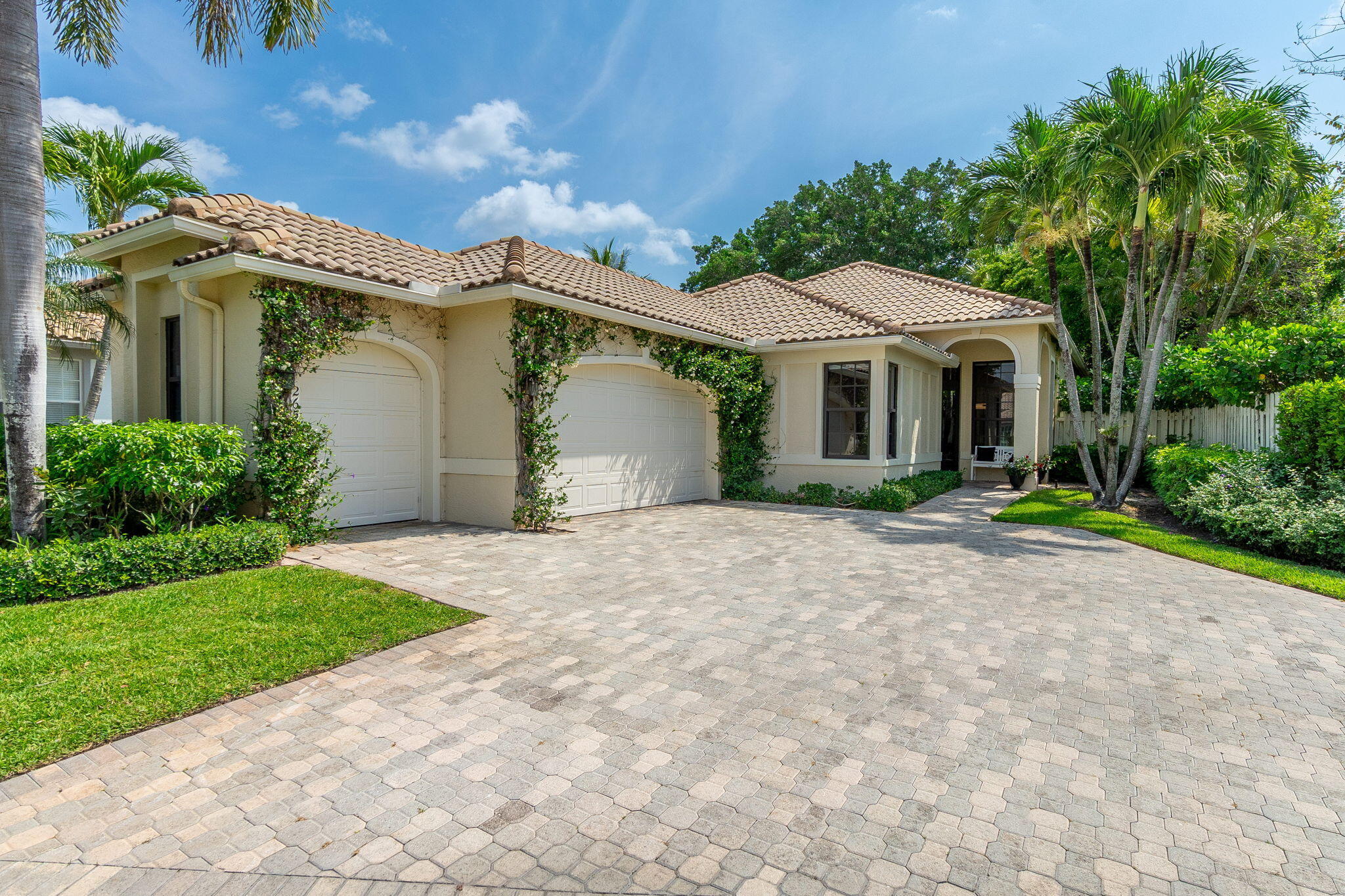 EAGLES LANDING OF P B POLO AND COUNTRY CLUB - Residential