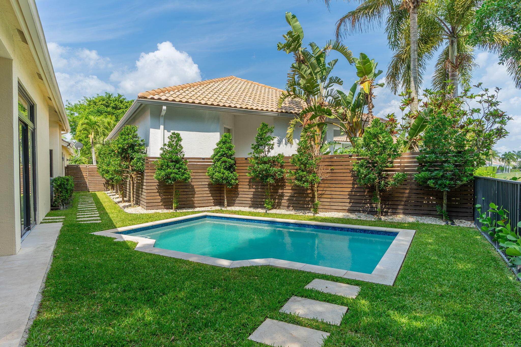 EAGLES LANDING OF P B POLO AND COUNTRY CLUB - Residential