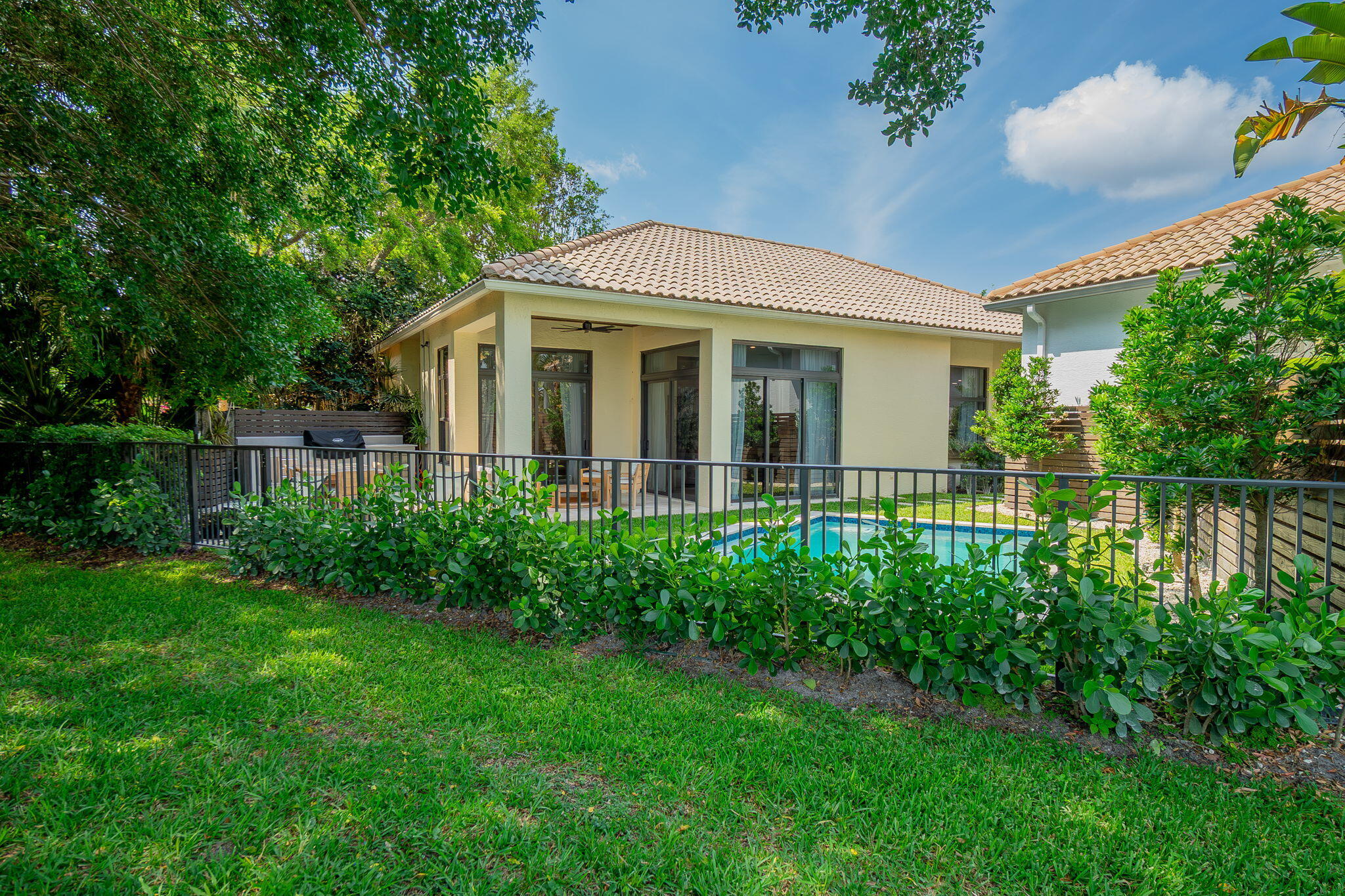 EAGLES LANDING OF P B POLO AND COUNTRY CLUB - Residential