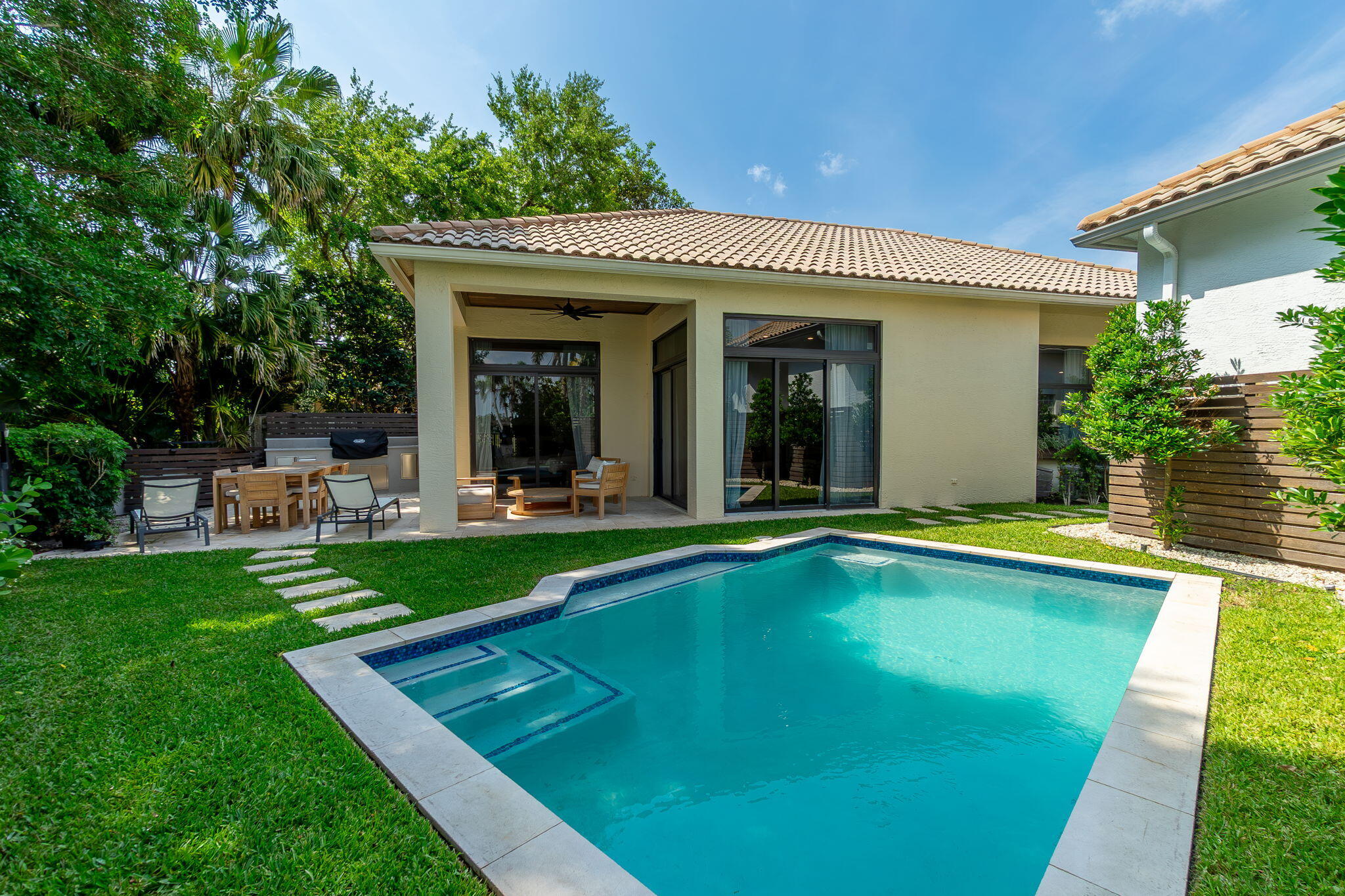 EAGLES LANDING OF P B POLO AND COUNTRY CLUB - Residential