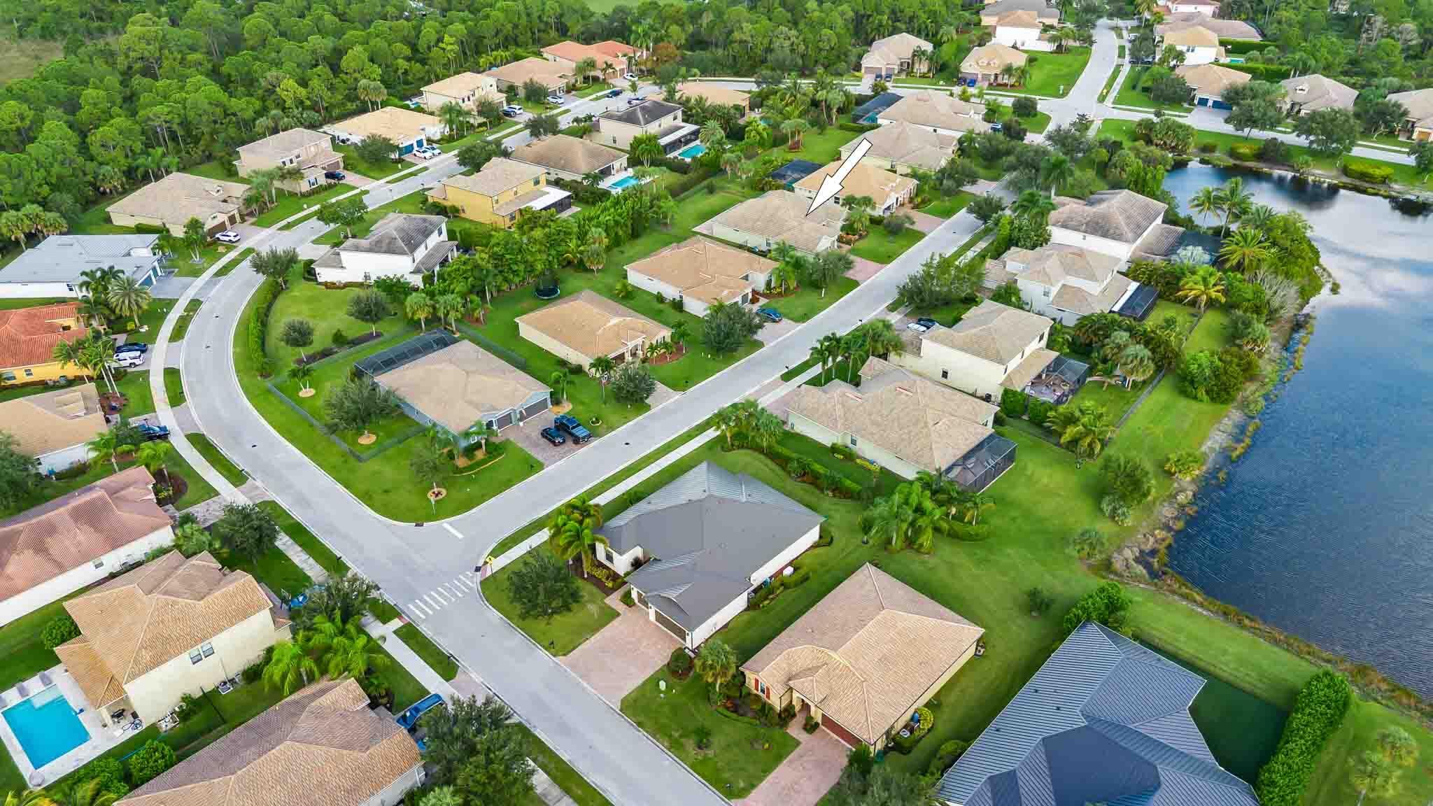 1092 SW Scrub Oak Avenue