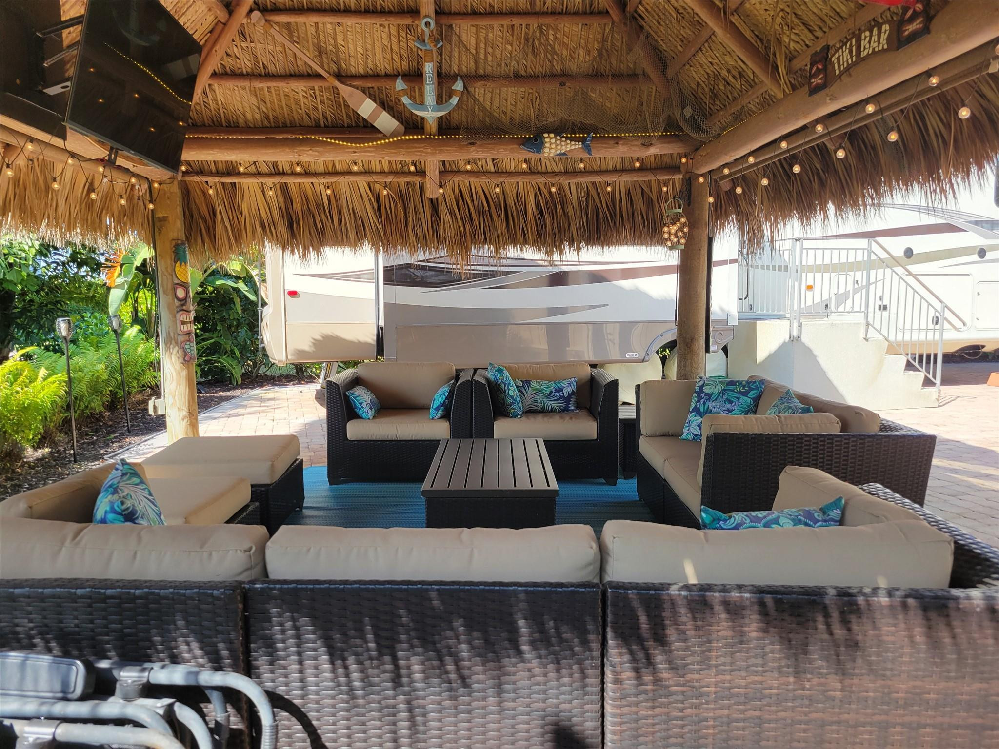 SILVER PALMS RV VILLAGE - Land