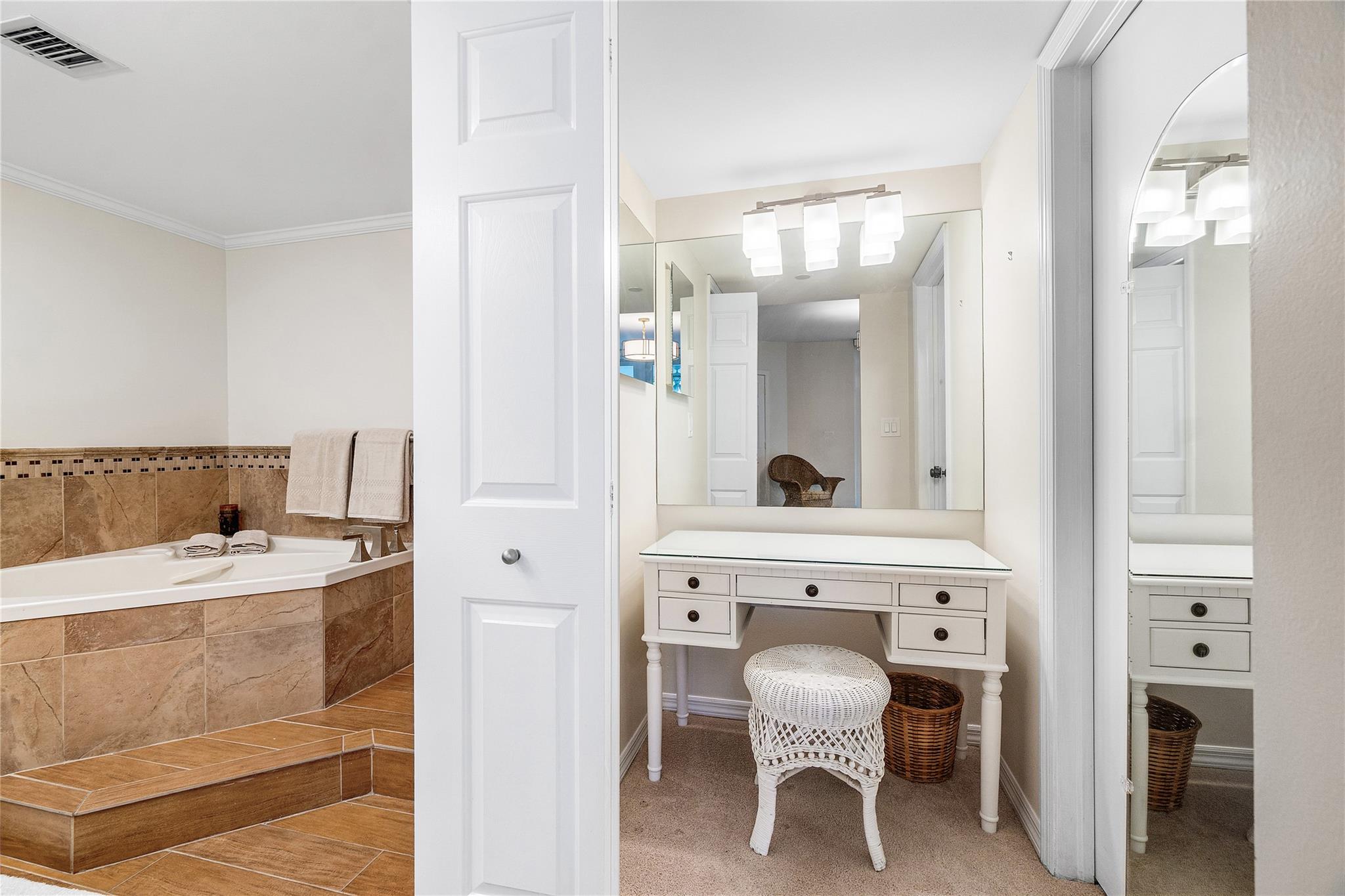 Mizner Court Condo 01 - Residential Lease