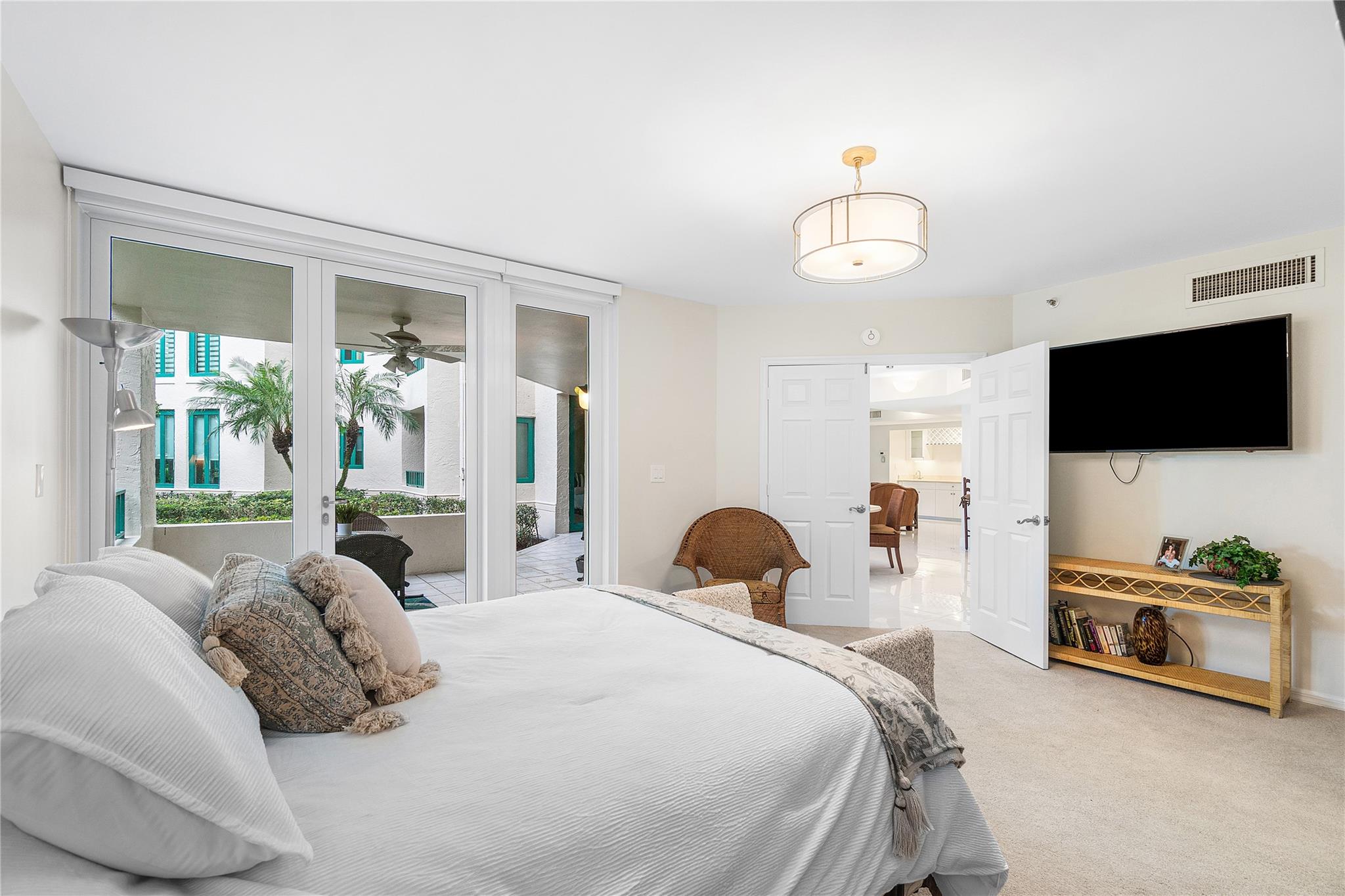 Mizner Court Condo 01 - Residential Lease