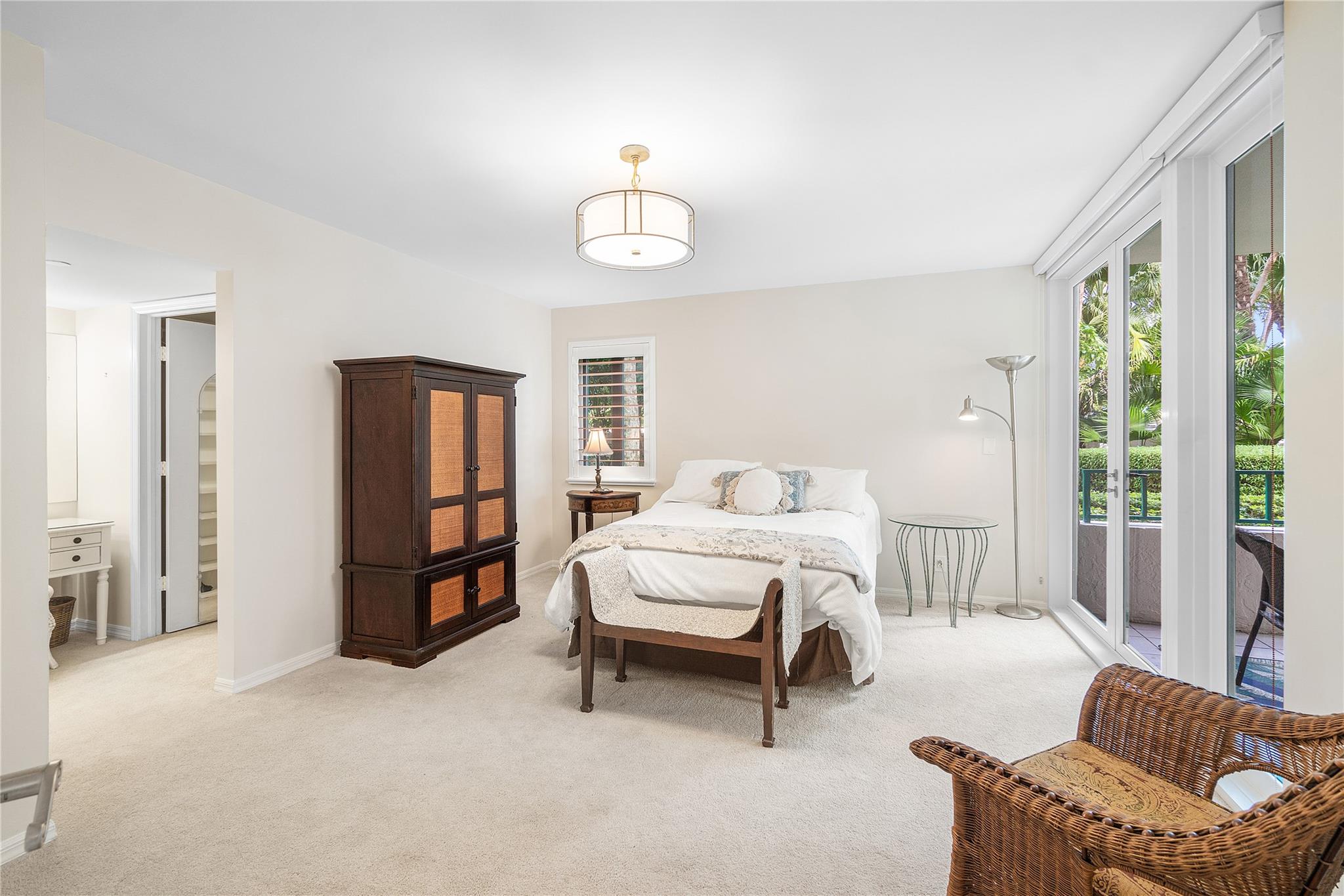 Mizner Court Condo 01 - Residential Lease