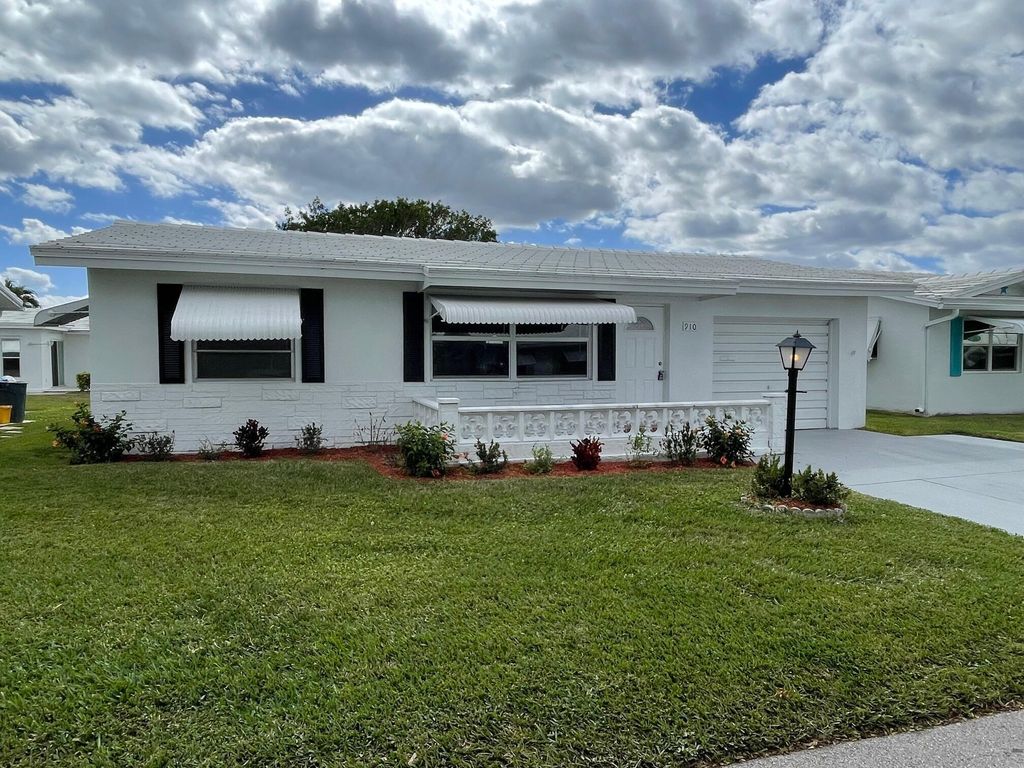 Photo of 910 SW 5th Court, Boynton Beach, FL 33426 (MLS # R11054827)