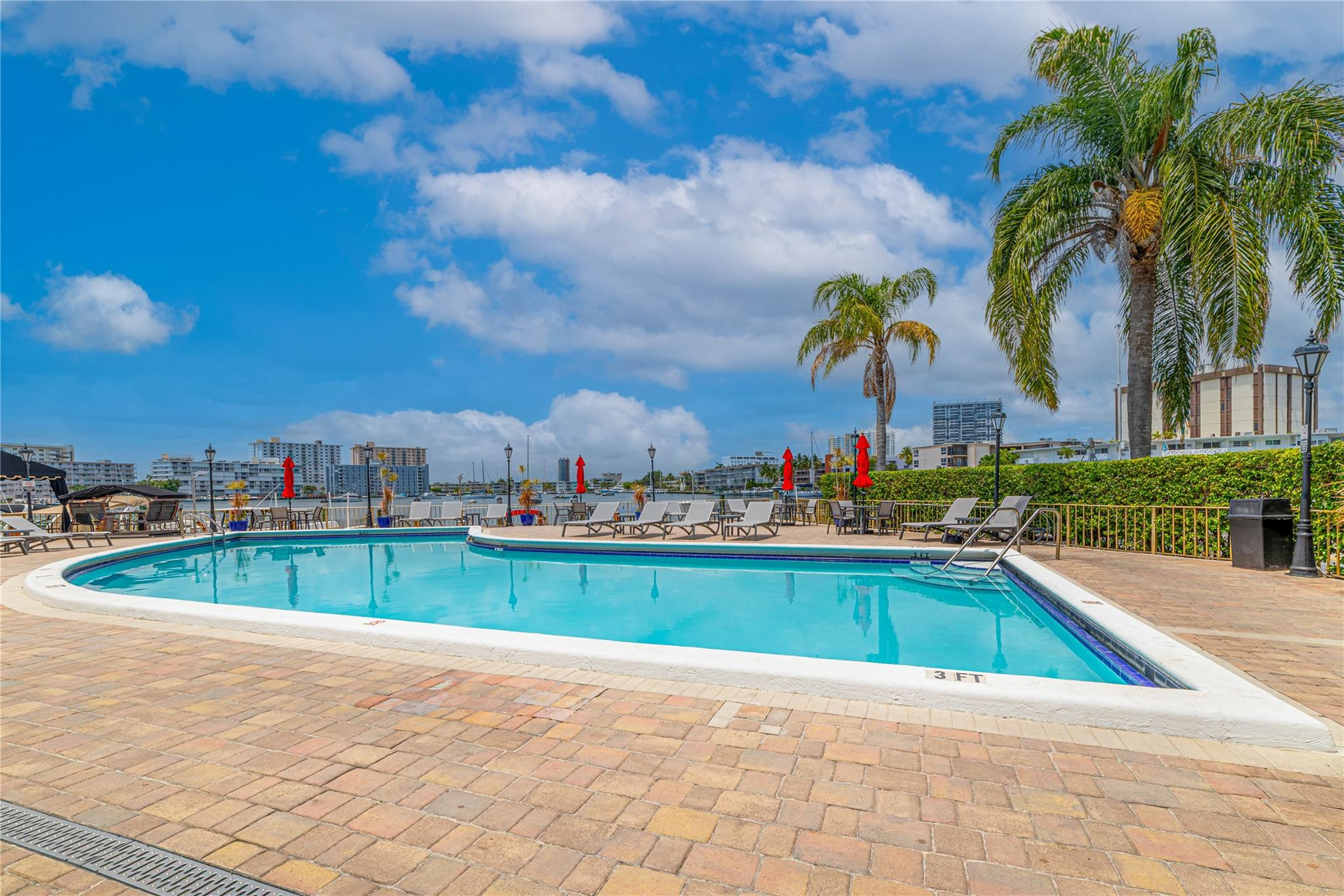 100 Golden Isles Drive 911