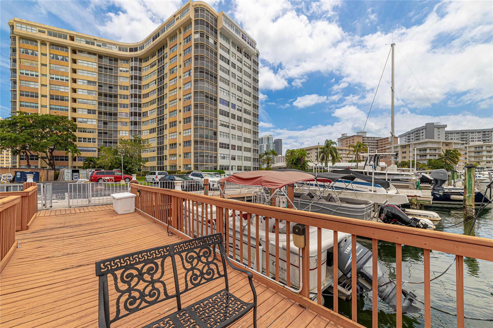 100 Golden Isles Drive 911