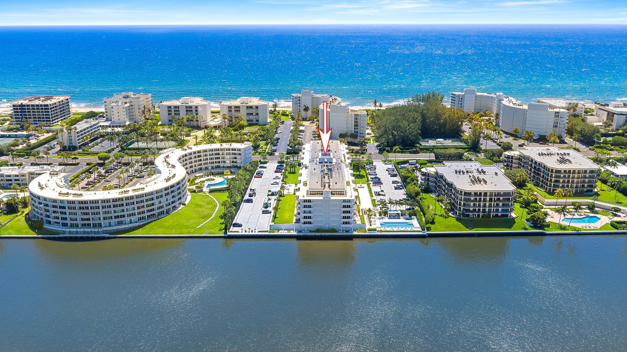 CARLYLE HOUSE CONDO - Residential