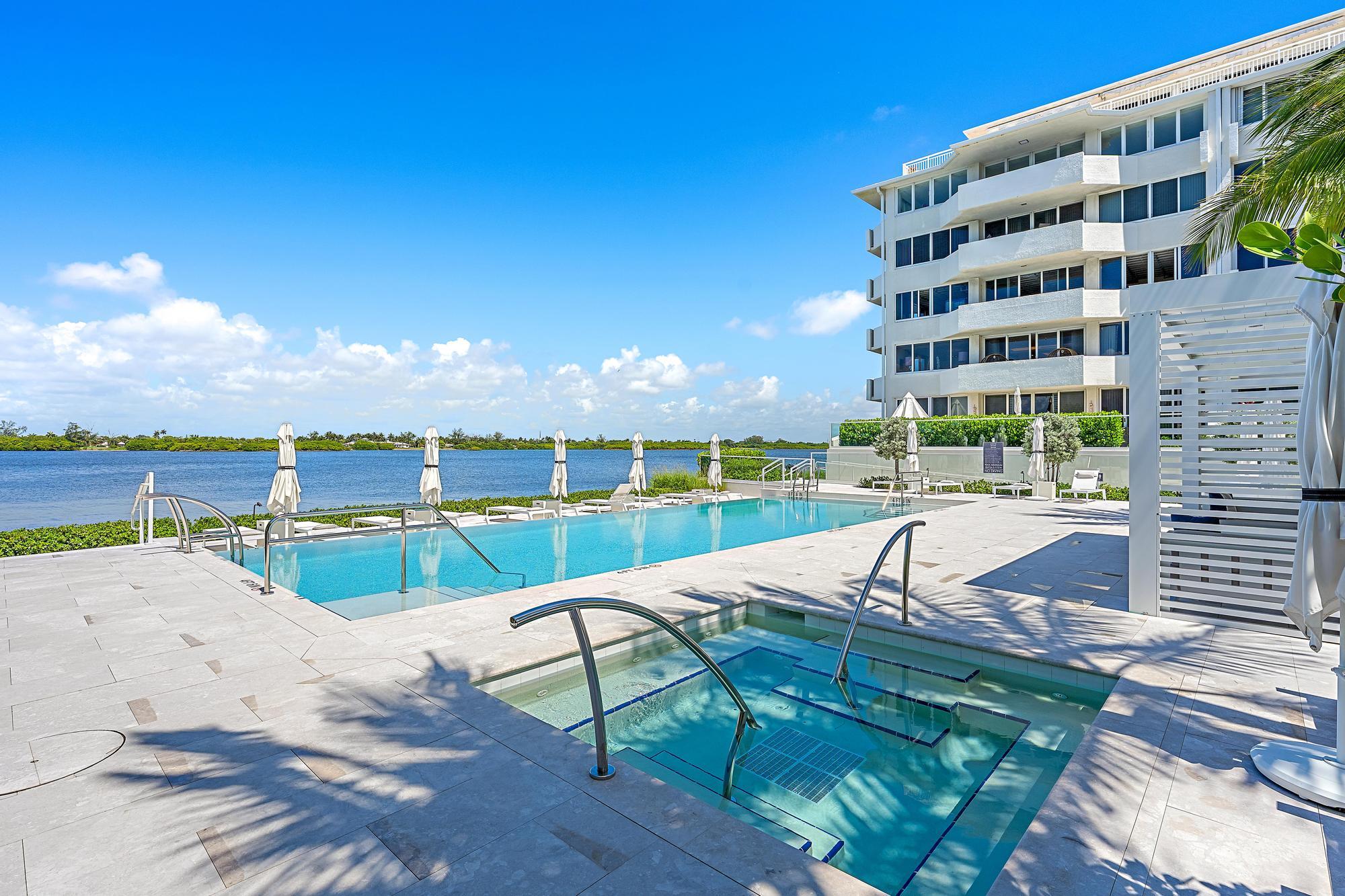 CARLYLE HOUSE CONDO - Residential
