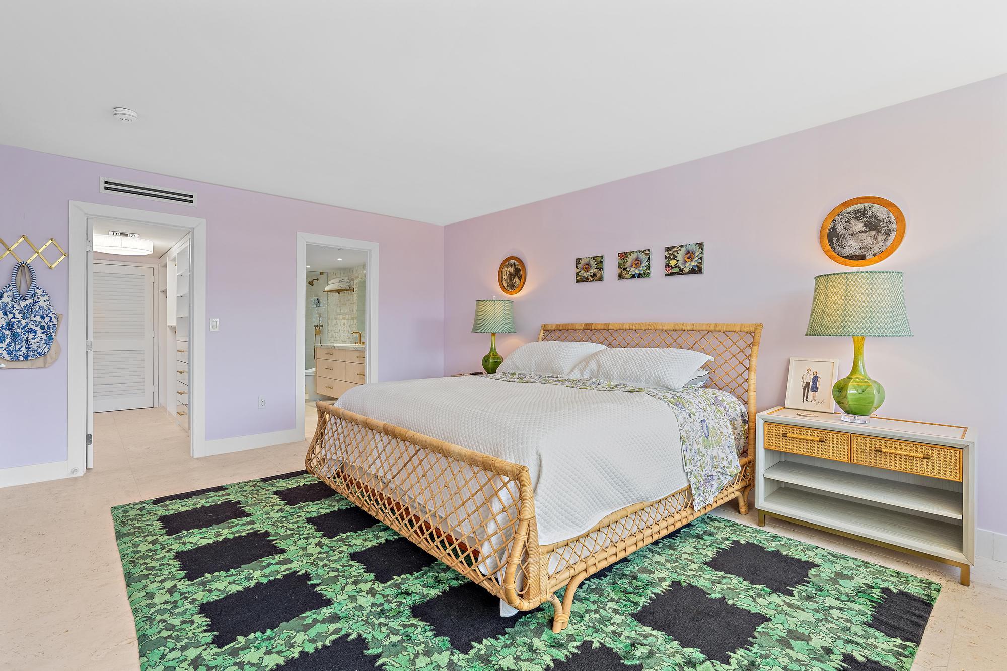 CARLYLE HOUSE CONDO - Residential