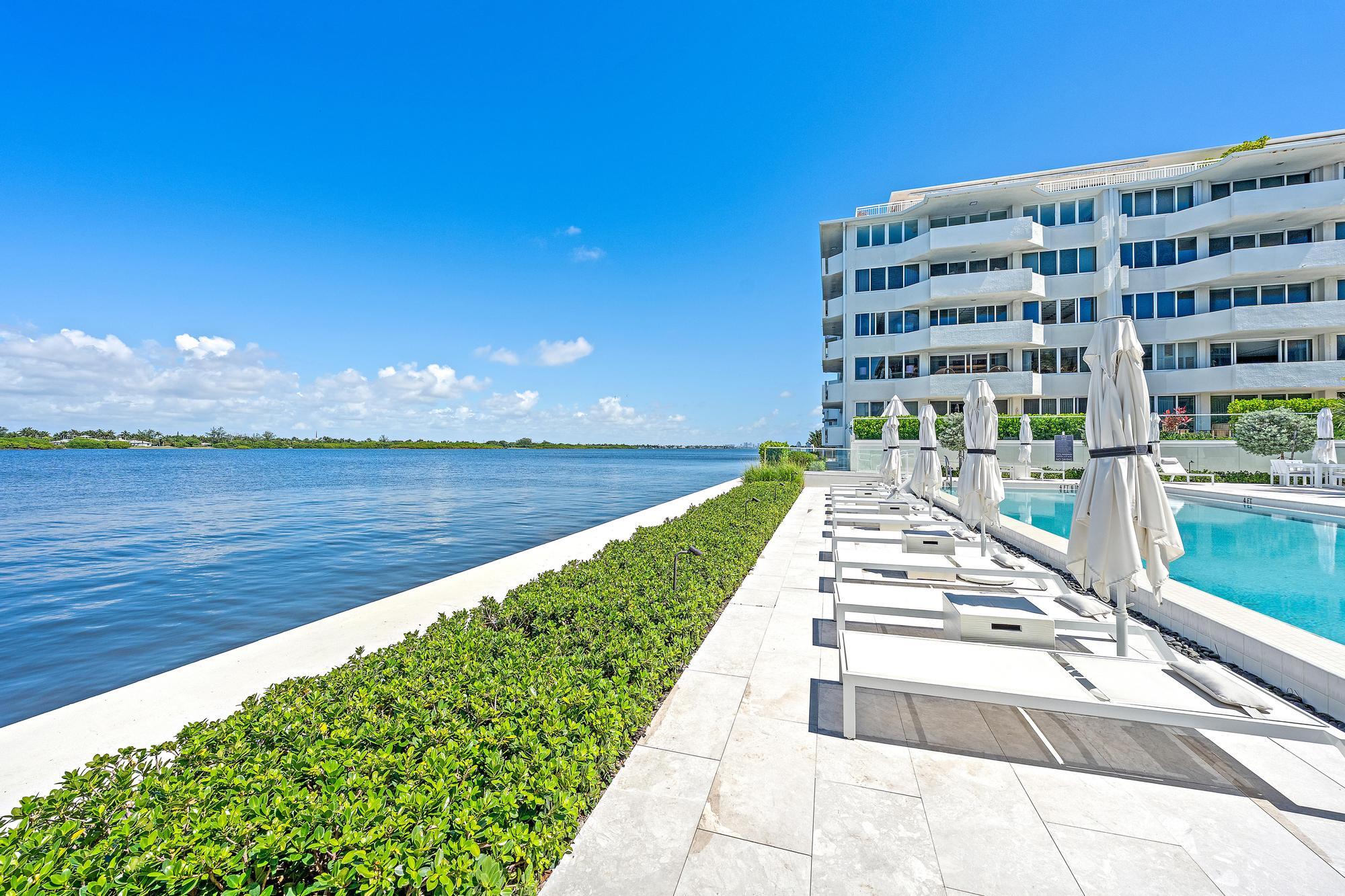 CARLYLE HOUSE CONDO - Residential