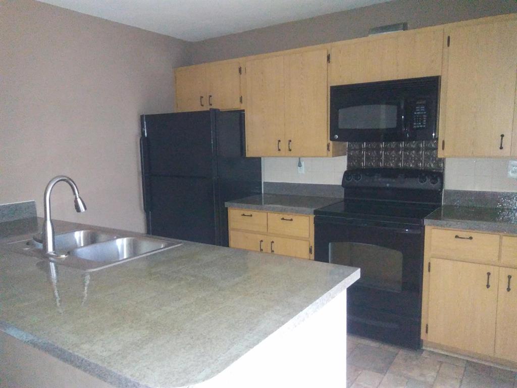 HERITAGE VILLAGE OF P B LAKES - Residential Lease