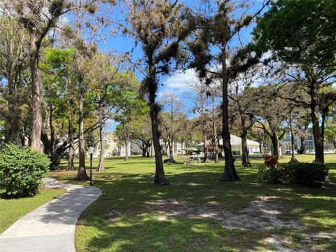 A home in Lauderdale Lakes