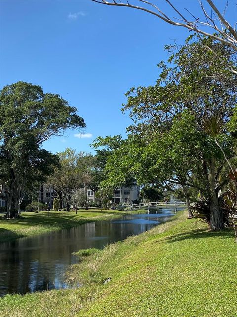 A home in Lauderdale Lakes