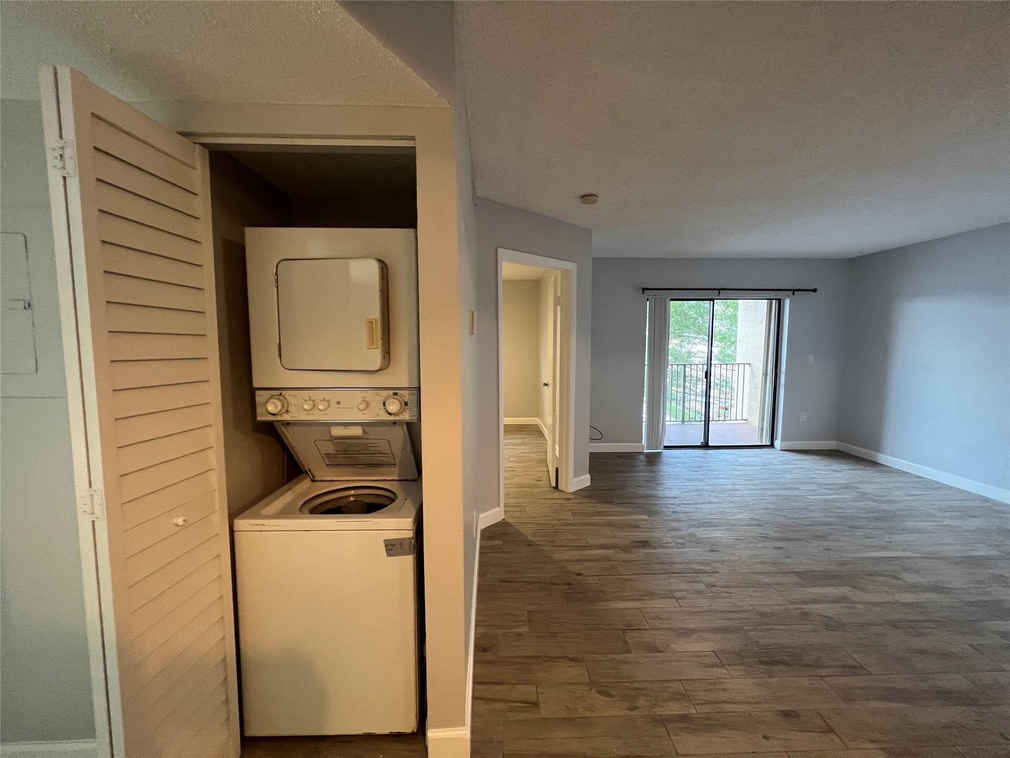 The Palms Of Pembroke Con - Residential Lease