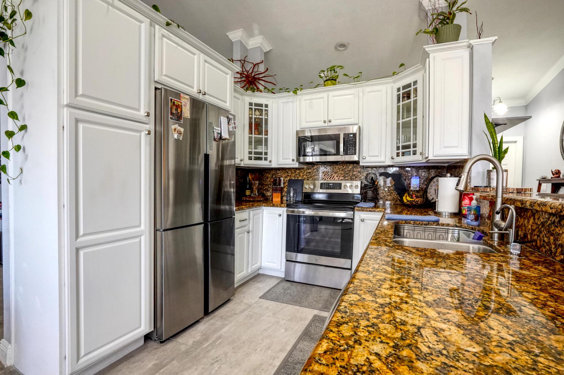 LAKES OF SHERBROOKE PH 8 - Residential