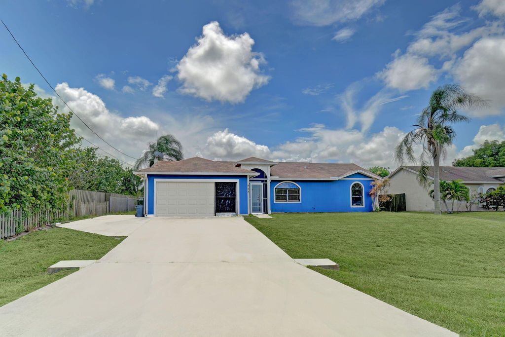 Photo of 848 SW Java Avenue, Port St Lucie, FL 34953 (MLS # R10913244)