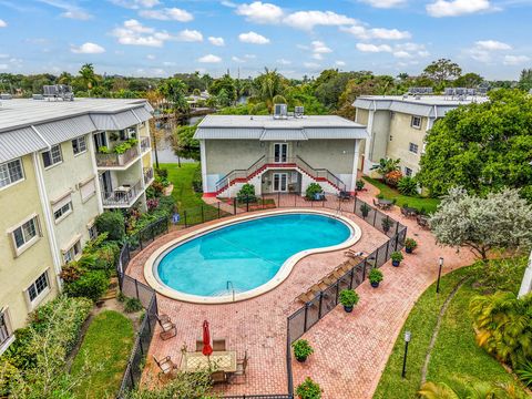 3000 NE 5th Terrace 313-A Wilton Manors FL 33334